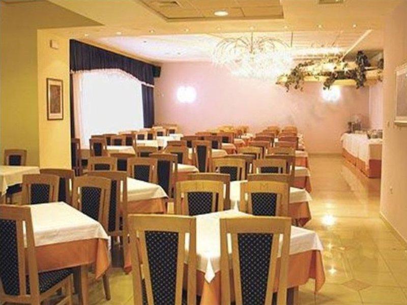 קורניצה Hotel Macola מראה חיצוני תמונה