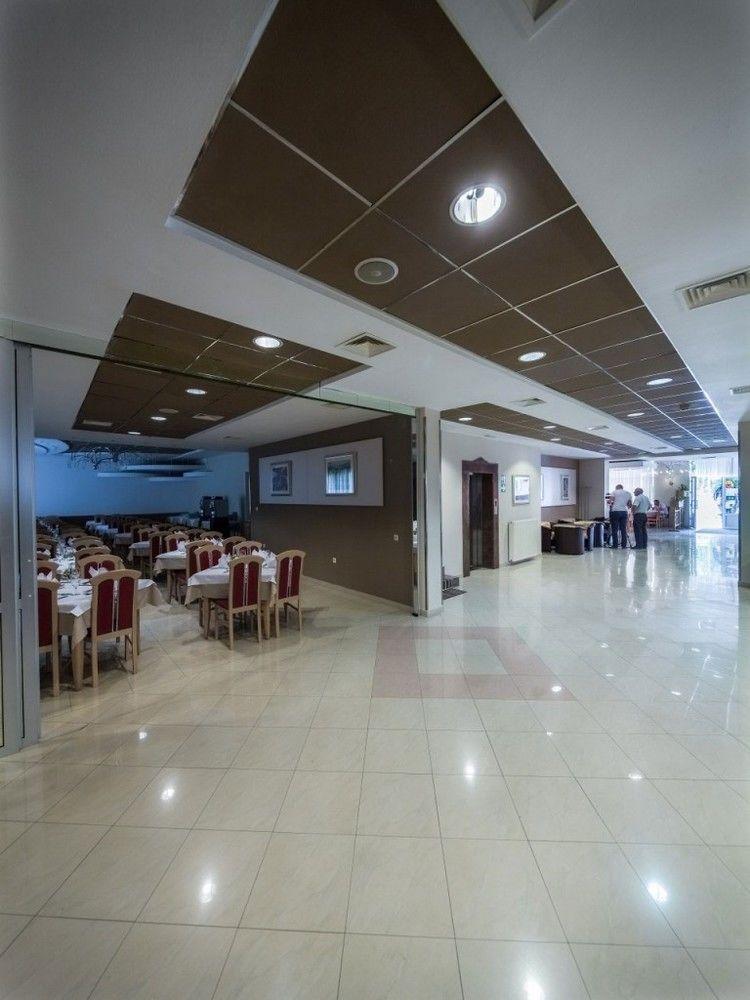 קורניצה Hotel Macola מראה חיצוני תמונה